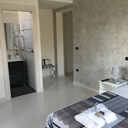 Vittorio Emanuele 4*