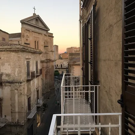 Vittorio Emanuele 4*