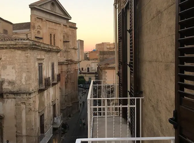 Vittorio Emanuele 4*